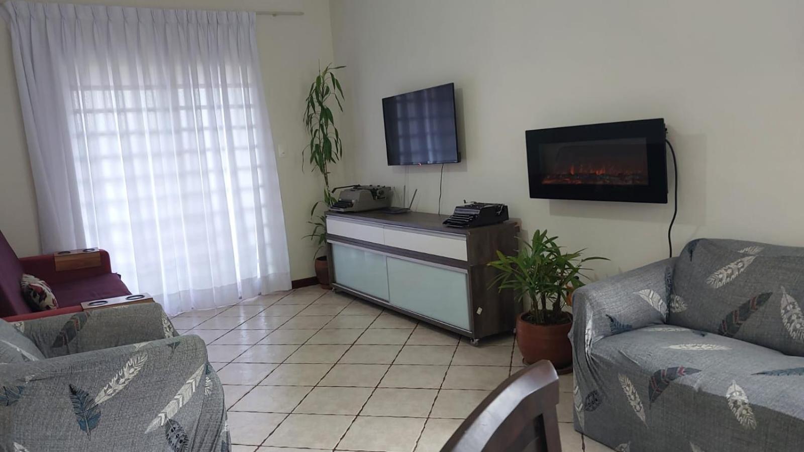 Casa Com Linda Vista No Centro